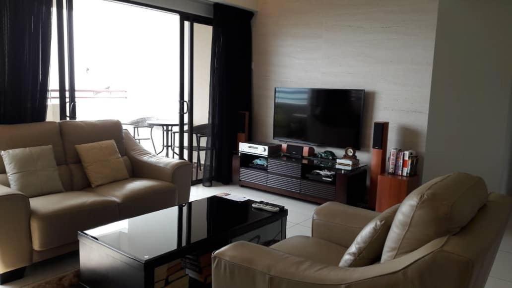 Susie'S Resort Seaview Suites At Sri Sayang باتو فيرينغي المظهر الخارجي الصورة