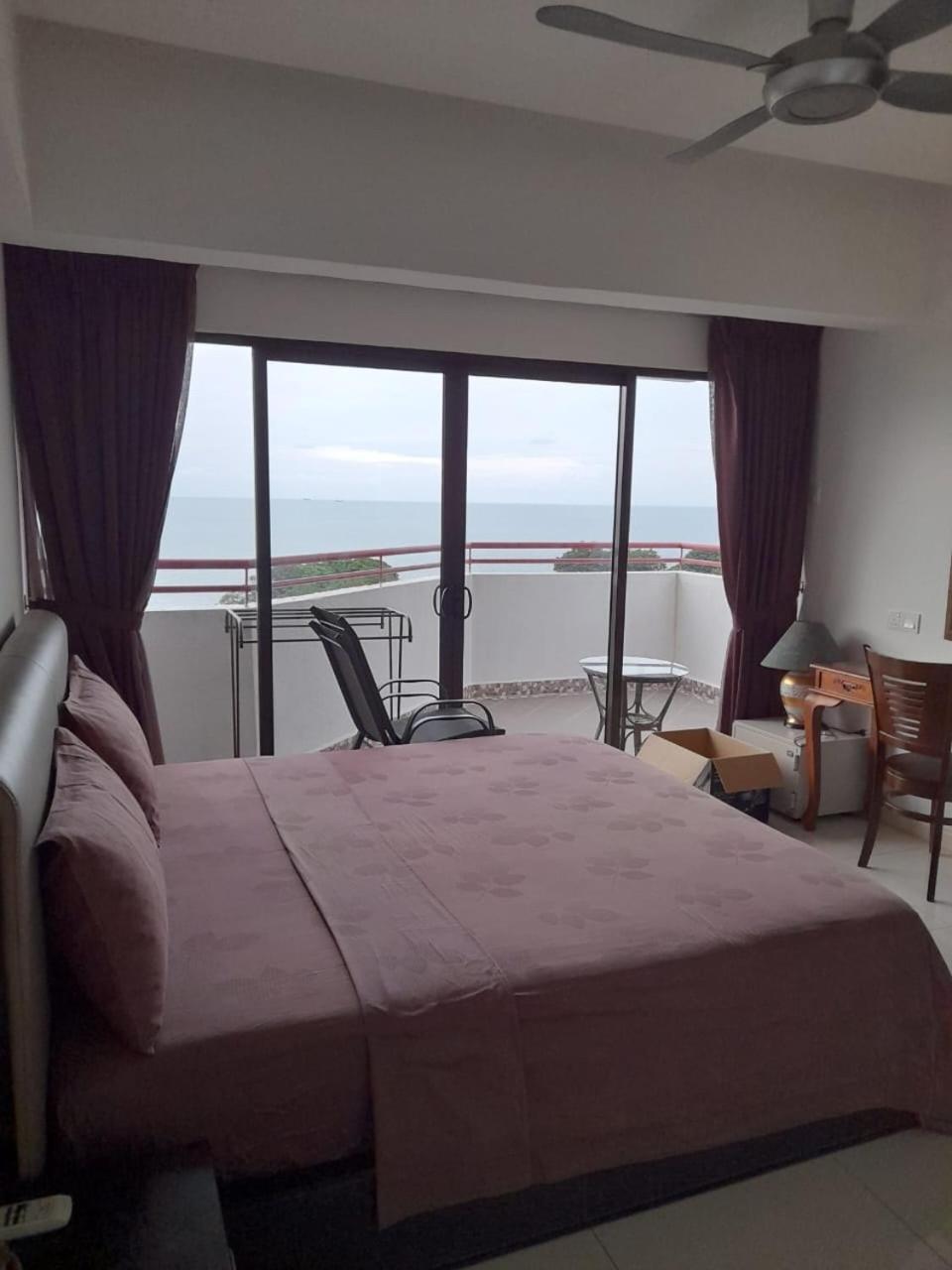 Susie'S Resort Seaview Suites At Sri Sayang باتو فيرينغي المظهر الخارجي الصورة